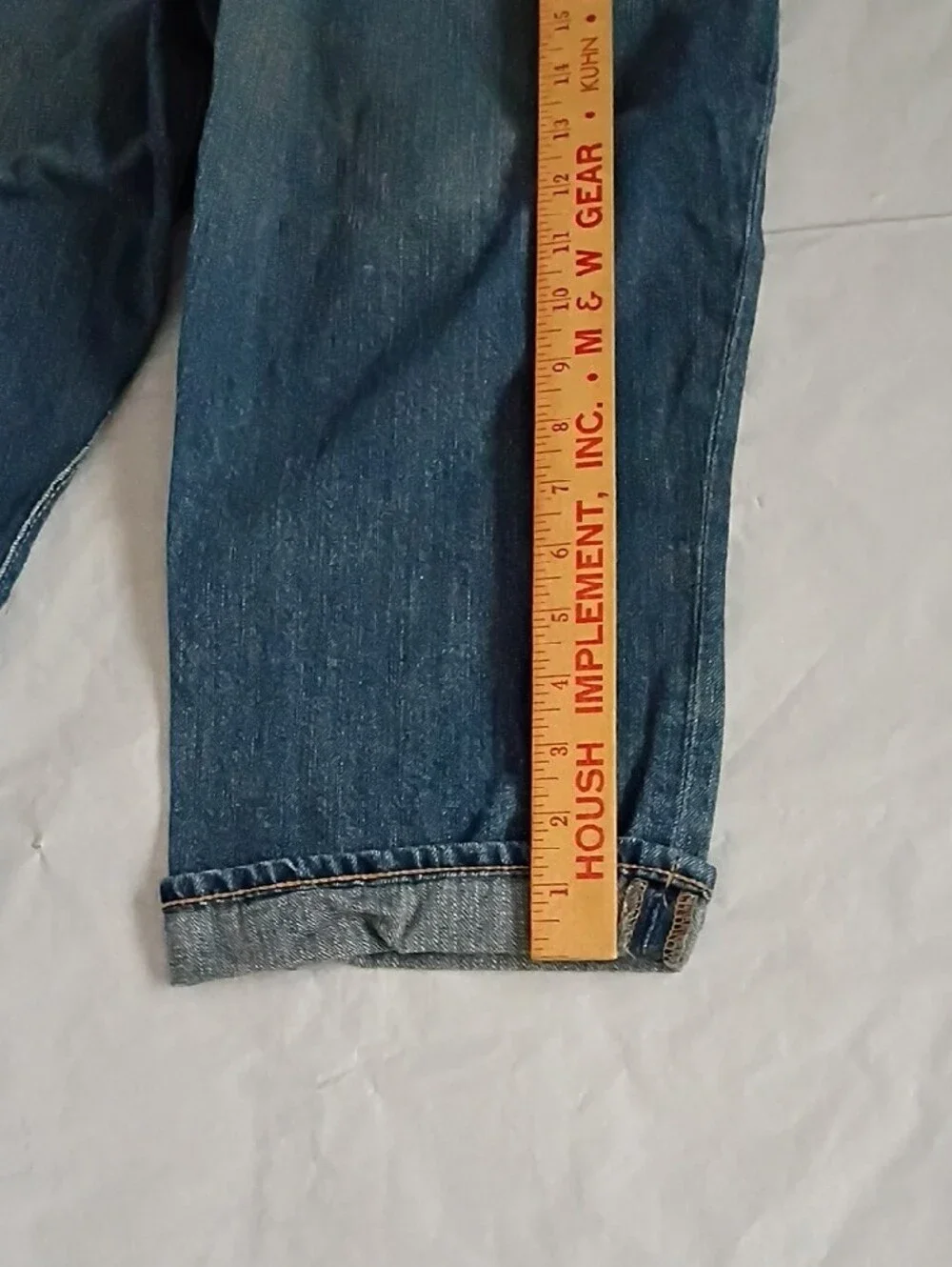 The Diva Women's Blue Rolled-Cuff Distressed Capri Jeans Old Navy Size 10